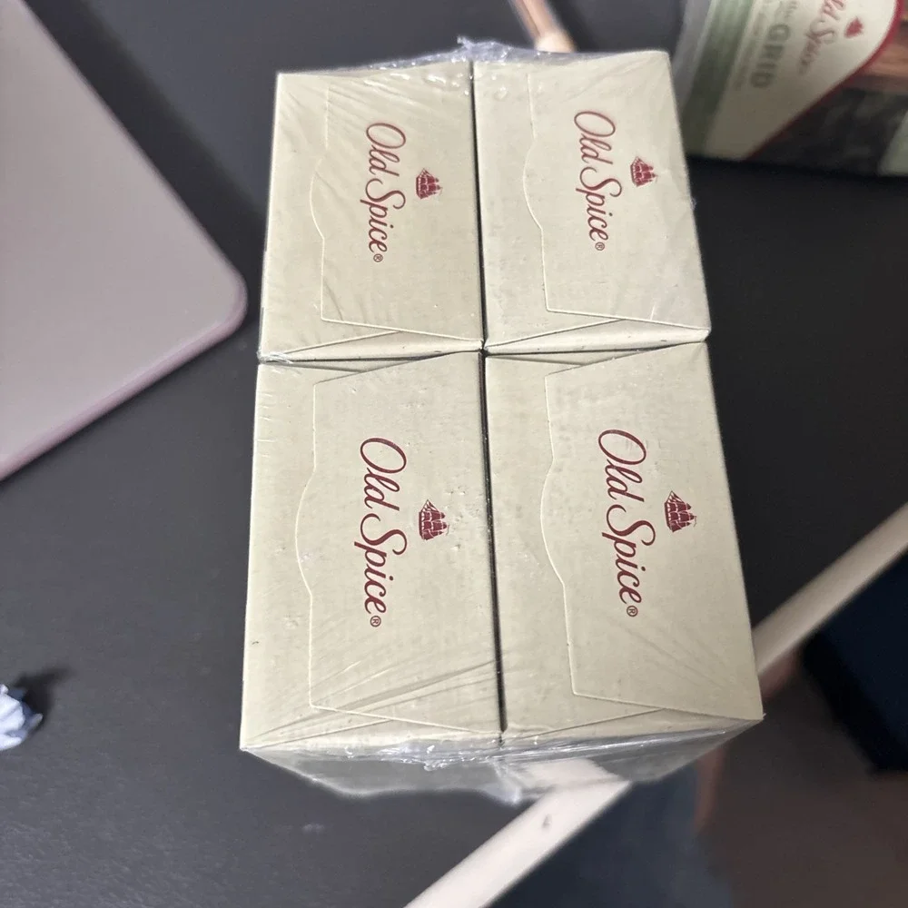 Old Spice Off The Grid Sandalwood Aloe‎ Vera Bar Soap 4 Pack 20oz Total NEW